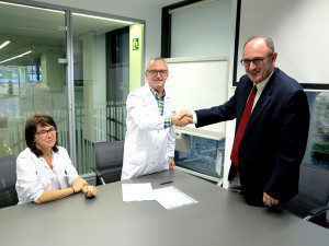 Firma convenio Colegio oficial de Médicos de Gipuzkoa y el IIS Biodonostia